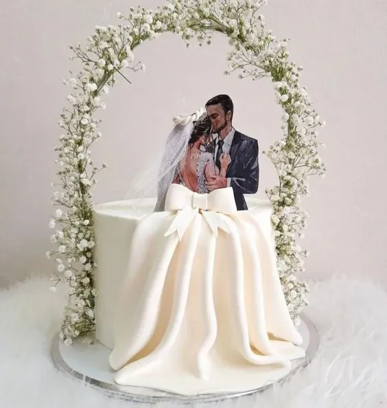 anniversary heart shape cake design